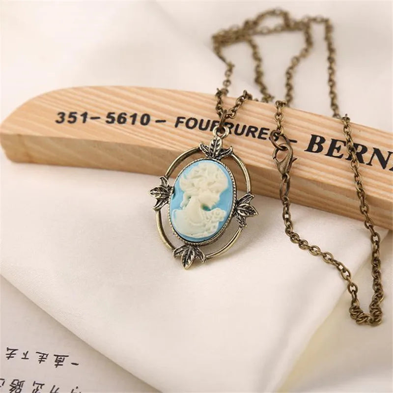 Blue Stone Elena Gilbert choker necklace for fan cosplay, dress-up events, and daily fashion styling.
