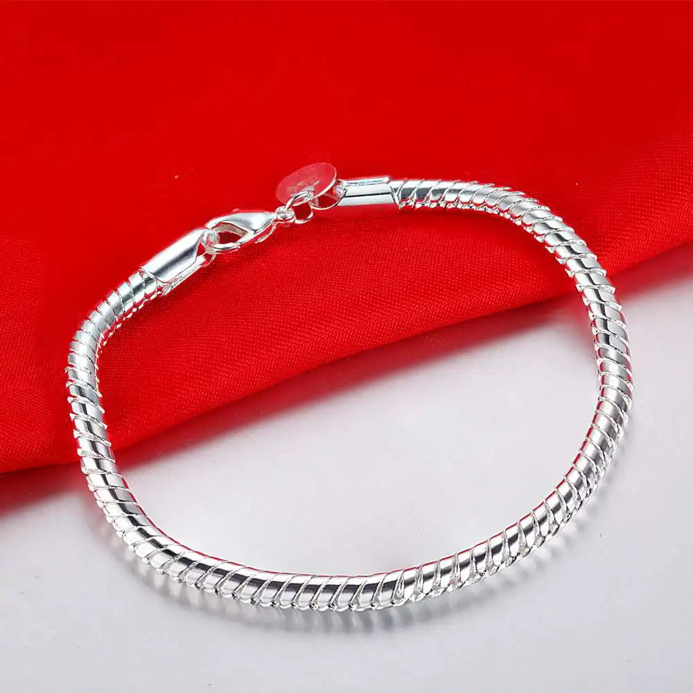 925 Sterling Silver Heart Chain Bracelet silver bracelet for daily wear, stacking with bangles, and casual fashion styling.