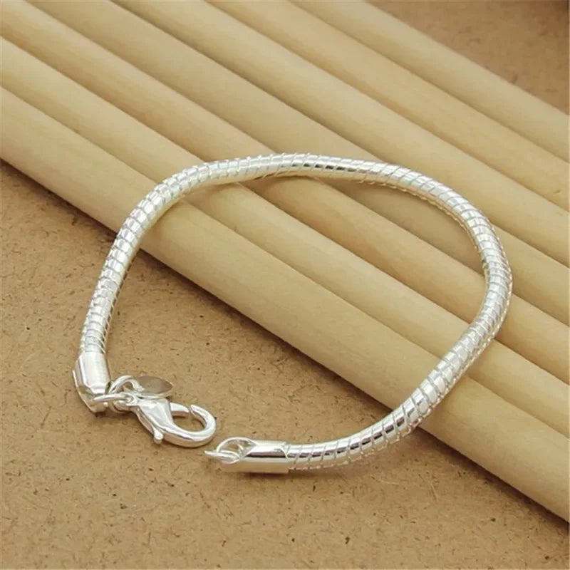 925 sterling silver delicate chain bracelet for light daily wear, bracelet stacking, and feminine styling.