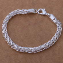 925 Sterling Silver Heart Chain Bracelet gift bracelet for her for birthdays, anniversaries, and everyday jewelry styling.