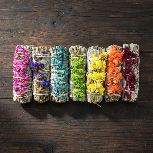Chakra Colors Gift Pack, 7 White Sage and Sinuata Flower smudge sticks