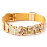 Crystal Camera Love Mom dangle bracelet for photo-loving moms, casual fashion wear, and heartfelt gift giving.