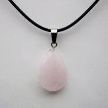Crystal-style natural stone water-drop pendant for spiritual fashion, everyday wear, and decorative jewelry use.