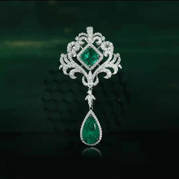 Emerald teardrop zircon pendant necklace for bridal wear, evening styling, and special occasion jewelry use.