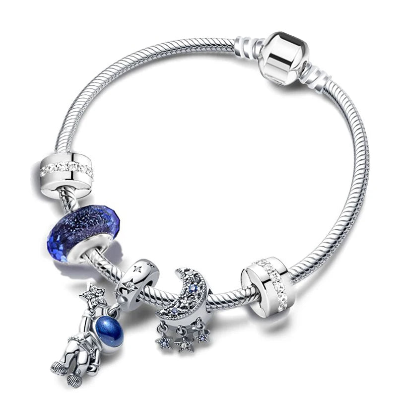 Family Love keepsake charm bracelet for treasured gift giving, memory-inspired wear, and symbolic family use.