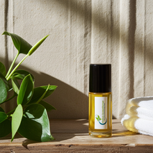 Gucci Bamboo fragrance body oil for pulse point application, scent layering, and nourished skin.
