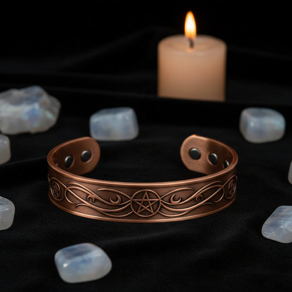 Magnetic copper bracelet with pentacle design