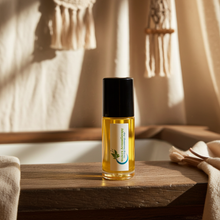 Paris Hilton Body Oil — bright peach rose feminine fragrance oil for daily moisturizing, evening wear, and fragrance layering.