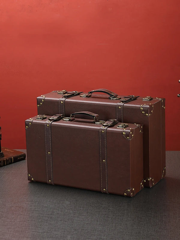 Retro European solid wood handheld storage box with handle for organizing small household items, keepsakes, and daily storage.