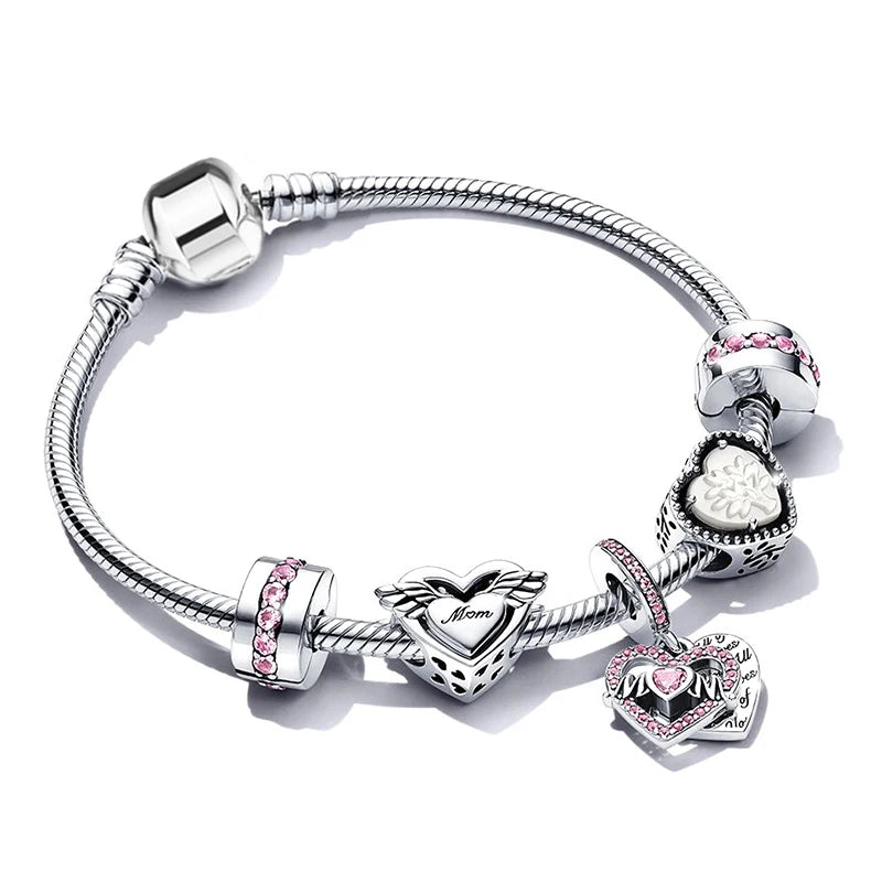 Romantic Family heart charm bracelet for affectionate accessorizing, heartfelt presents, and celebrating loved ones.