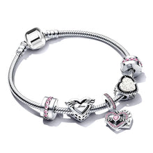 Romantic Family heart charm bracelet for affectionate accessorizing, heartfelt presents, and celebrating loved ones.