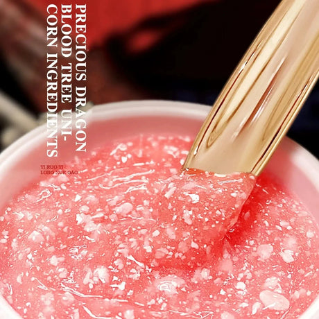 SAKSRAAR Dragon's Blood Retinol Face Cream ingredients display showing retinol, placenta essence, and dragon's blood extract.