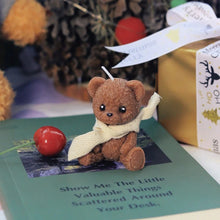 Sculpted teddy bear scented candle for decorative styling, fragrant atmosphere, and thoughtful gifts.