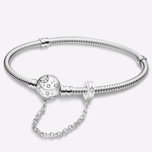 Silver Zircon Heart Love Bracelet Charm jewelry charm for romantic bracelet creation, special gift occasions, and fashionable everyday wear.
