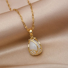 Tulip rhinestone gold clavicle necklace for elegant daily wear, party styling, and layered jewelry looks.
